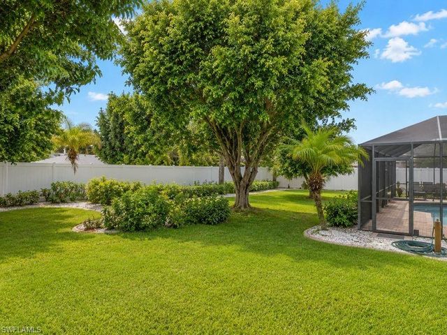 1220 SE 22nd ST, Cape Coral, FL 33990