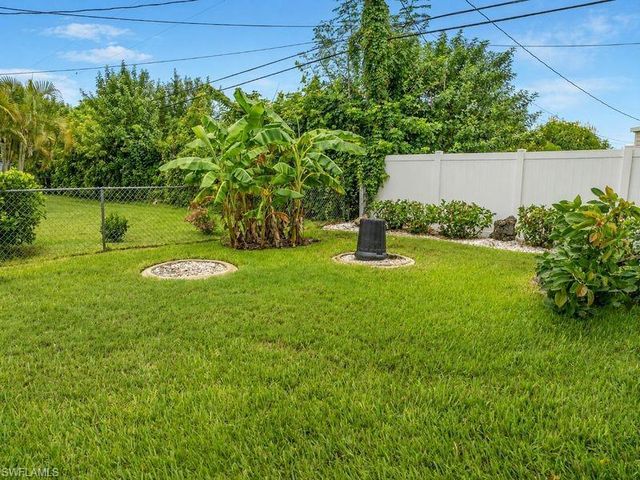 1220 SE 22nd ST, Cape Coral, FL 33990
