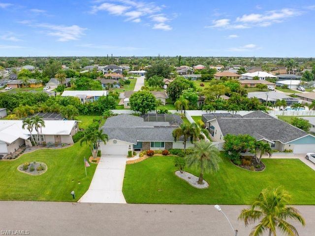 1220 SE 22nd ST, Cape Coral, FL 33990
