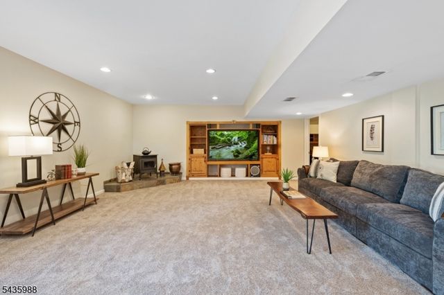 35 Titus Rd, Montgomery Twp., NJ 08558
