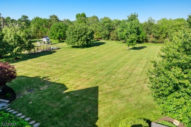 35 Titus Rd, Montgomery Twp., NJ 08558