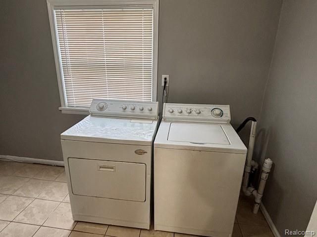 2611 Caledonia, Westland, MI 48186