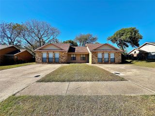 717 Hillcrest Court, Cedar Hill, TX 75104