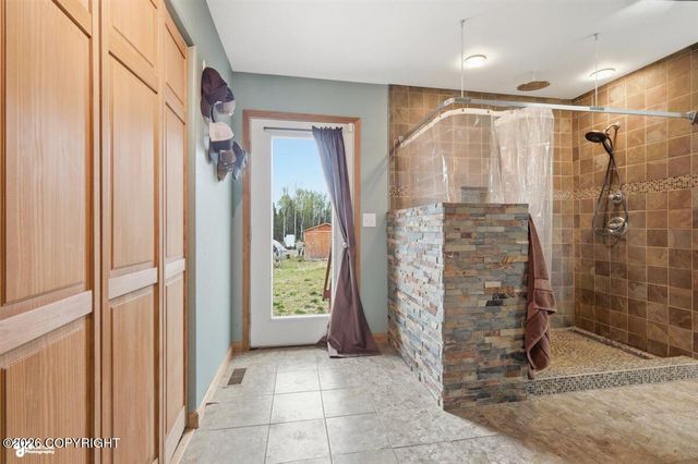 1485 N Meadow Lakes Loop, Wasilla, AK 99623