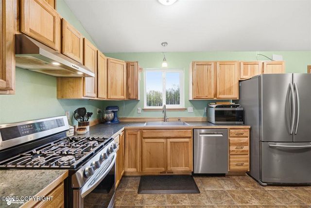 1485 N Meadow Lakes Loop, Wasilla, AK 99623