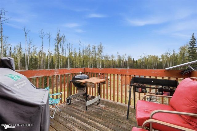 1485 N Meadow Lakes Loop, Wasilla, AK 99623