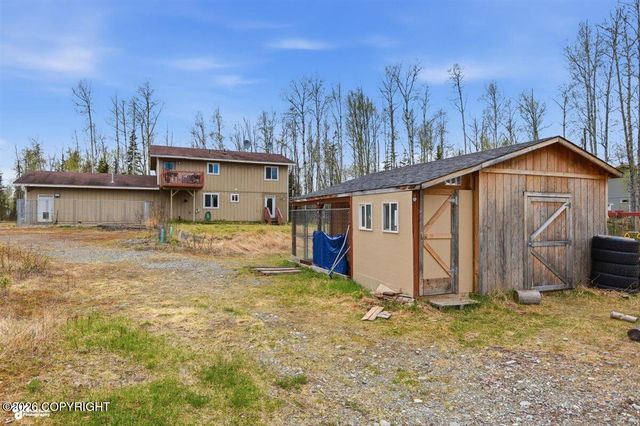 1485 N Meadow Lakes Loop, Wasilla, AK 99623