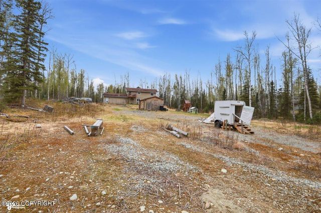 1485 N Meadow Lakes Loop, Wasilla, AK 99623