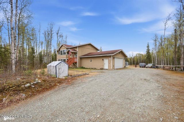 1485 N Meadow Lakes Loop, Wasilla, AK 99623
