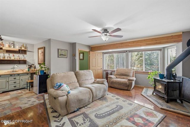1485 N Meadow Lakes Loop, Wasilla, AK 99623
