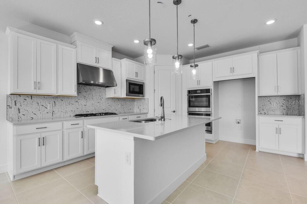 Image 8 of property listing at 672 JUNONIA BOULEVARD, New Smyrna Beach, FL 32168