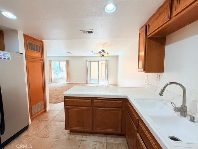25152 Steinbeck B, Stevenson Ranch, CA 91381