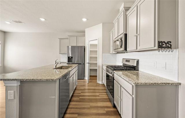 2165 Medusa Dr, Portland, TX 78374