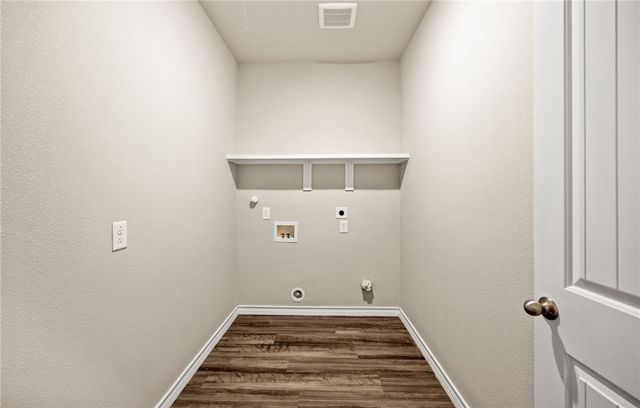 2165 Medusa Dr, Portland, TX 78374