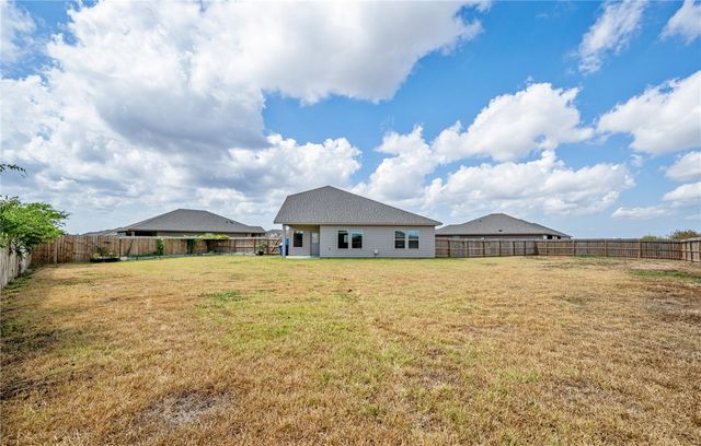 2165 Medusa Dr, Portland, TX 78374