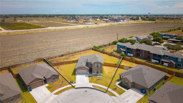 2165 Medusa Dr, Portland, TX 78374