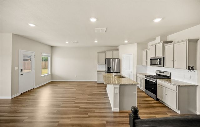 2165 Medusa Dr, Portland, TX 78374