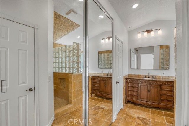 36 Bloomdale, Irvine, CA 92614