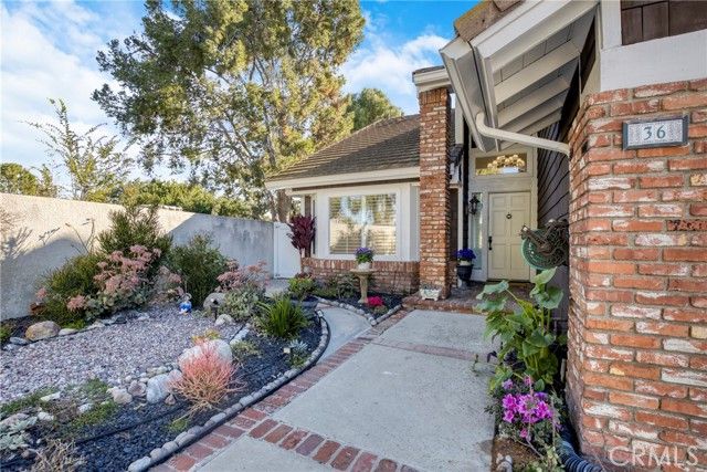 36 Bloomdale, Irvine, CA 92614