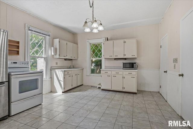 513 W ALLEN Street, Springfield, IL 62704