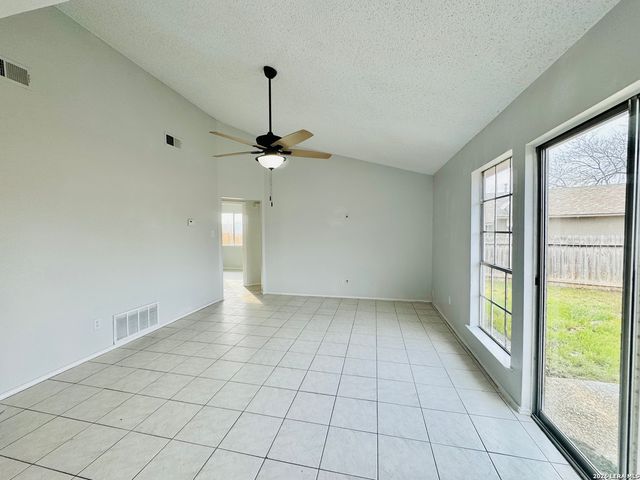 12017 Independence, San Antonio, TX 78233