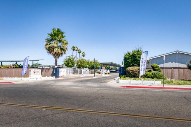 3138 W Dakota Avenue SP107, Fresno, CA 93722