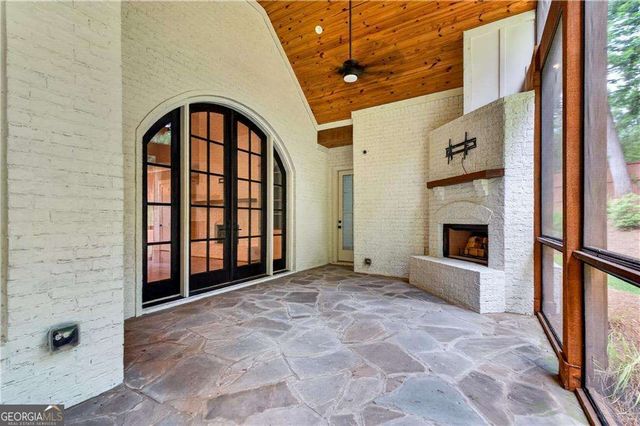 1009 Davenport Circle, Powder Springs, GA 30127