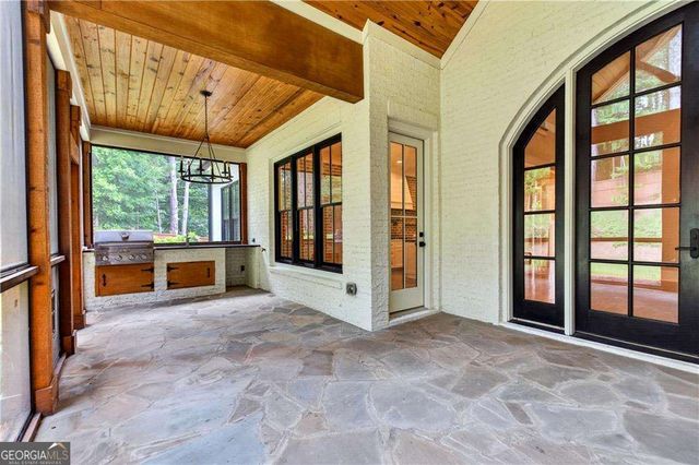 1009 Davenport Circle, Powder Springs, GA 30127