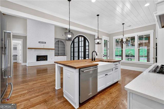 1009 Davenport Circle, Powder Springs, GA 30127