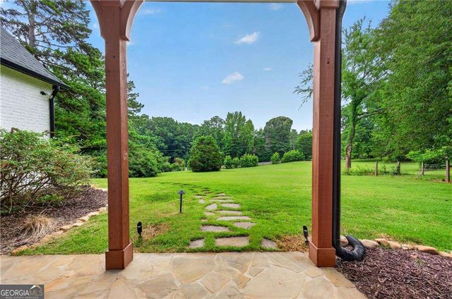 1009 Davenport Circle, Powder Springs, GA 30127