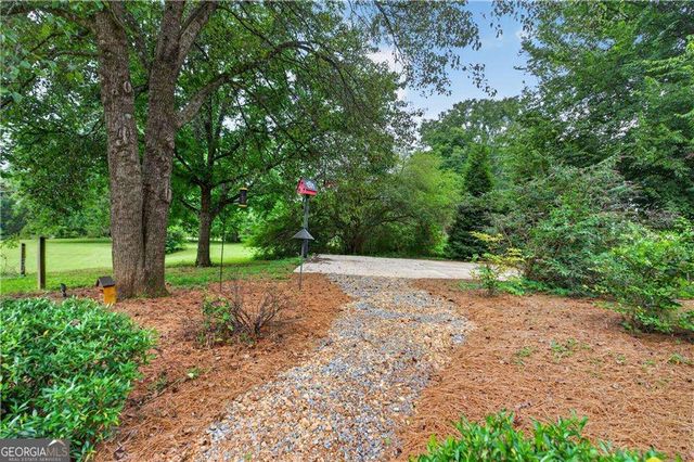 1009 Davenport Circle, Powder Springs, GA 30127