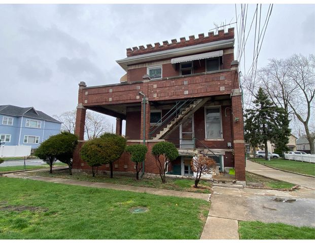 13402 S Buffalo Avenue, Chicago, IL 60633