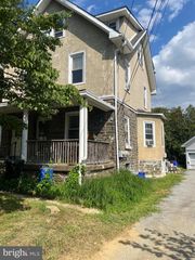 33 S FAIRVIEW AVE #APT#3, Upper Darby, PA 19082