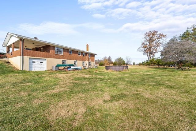 1872 Wards Road, Hurt, VA 24563