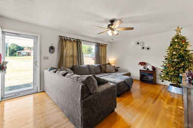 1872 Wards Road, Hurt, VA 24563