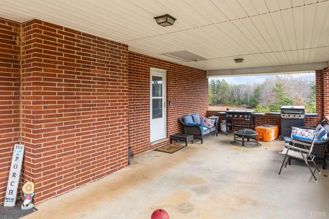 1872 Wards Road, Hurt, VA 24563