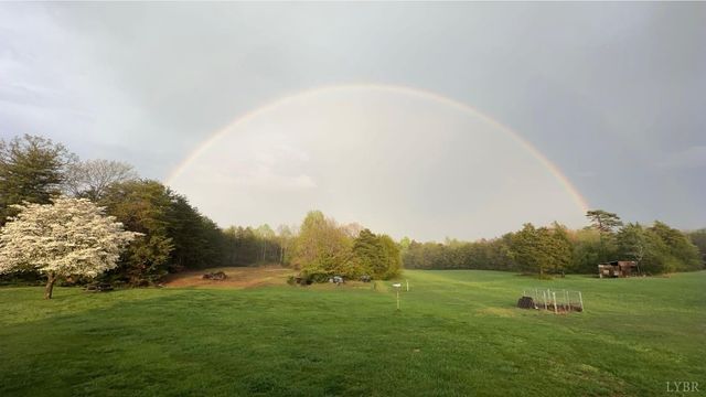 1872 Wards Road, Hurt, VA 24563