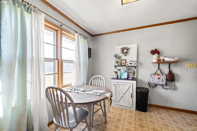 1872 Wards Road, Hurt, VA 24563