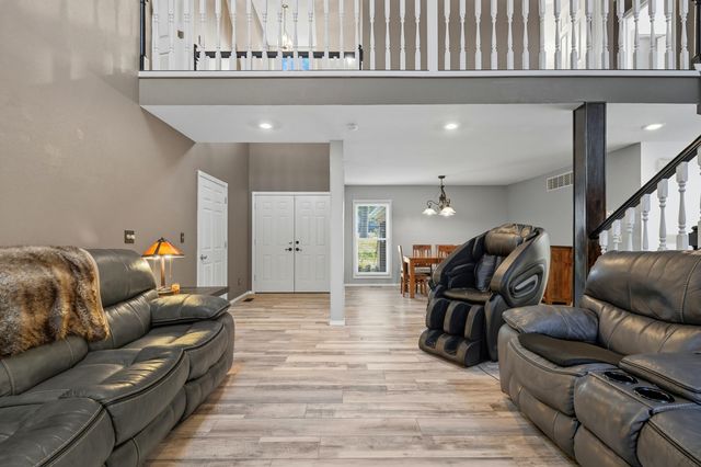 109 Diamond Hill Court, Hollister, MO 65672