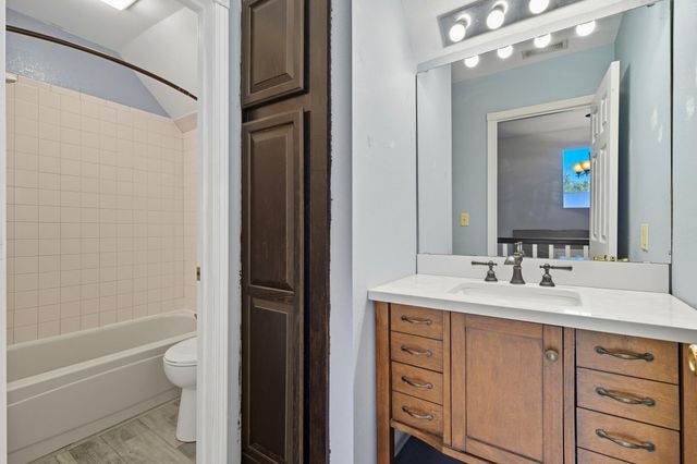 109 Diamond Hill Court, Hollister, MO 65672