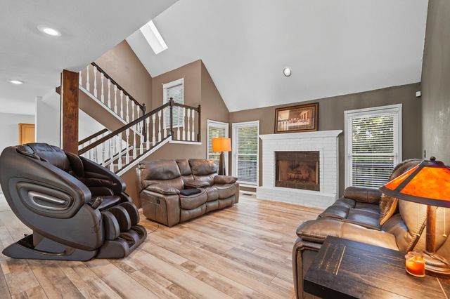 109 Diamond Hill Court, Hollister, MO 65672