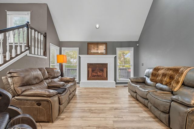 109 Diamond Hill Court, Hollister, MO 65672