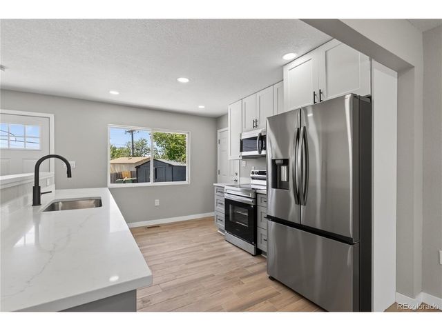 9200 Aspen Dr, Denver, CO 80229