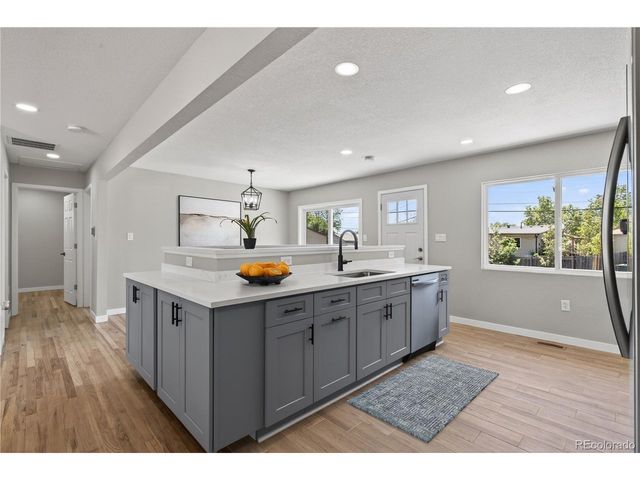 9200 Aspen Dr, Denver, CO 80229