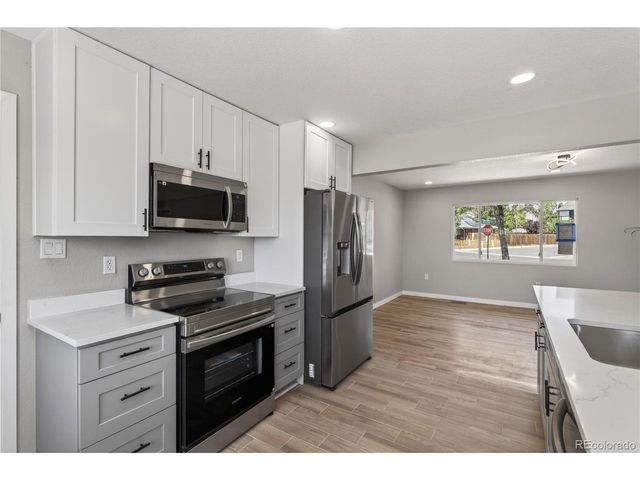 9200 Aspen Dr, Denver, CO 80229