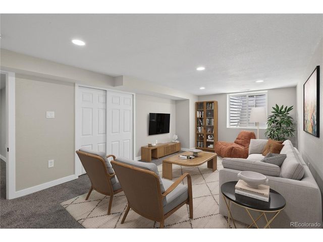 9200 Aspen Dr, Denver, CO 80229