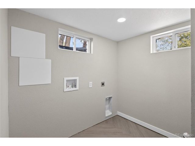 9200 Aspen Dr, Denver, CO 80229