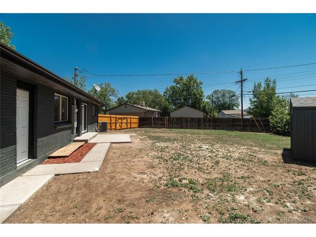 9200 Aspen Dr, Denver, CO 80229
