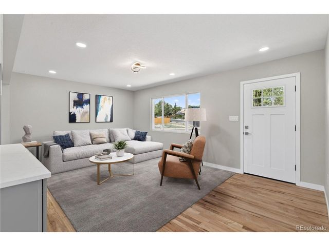 9200 Aspen Dr, Denver, CO 80229