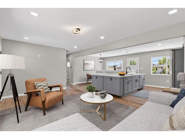 9200 Aspen Dr, Denver, CO 80229